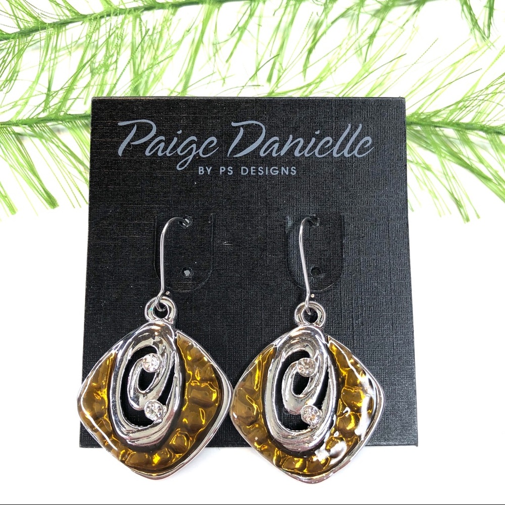 Nwt! Paige Danielle dangle earrings